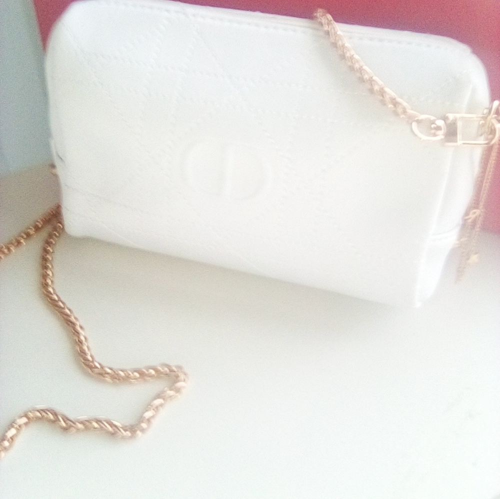 Christian Dior White Quilted Crossbody Gold Chain Star Charm GWP - Picture 10 of 16